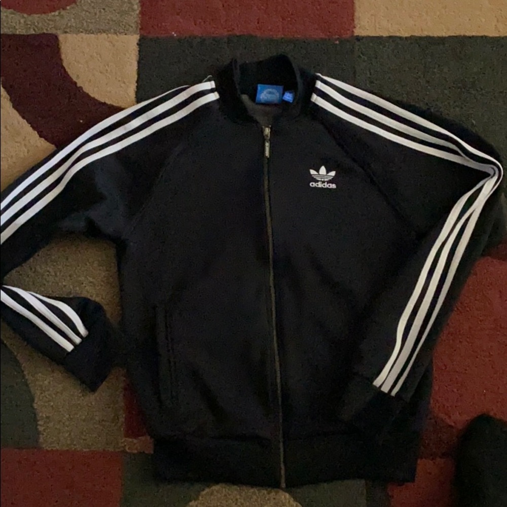 Adidas soccer size S fits 12 year old